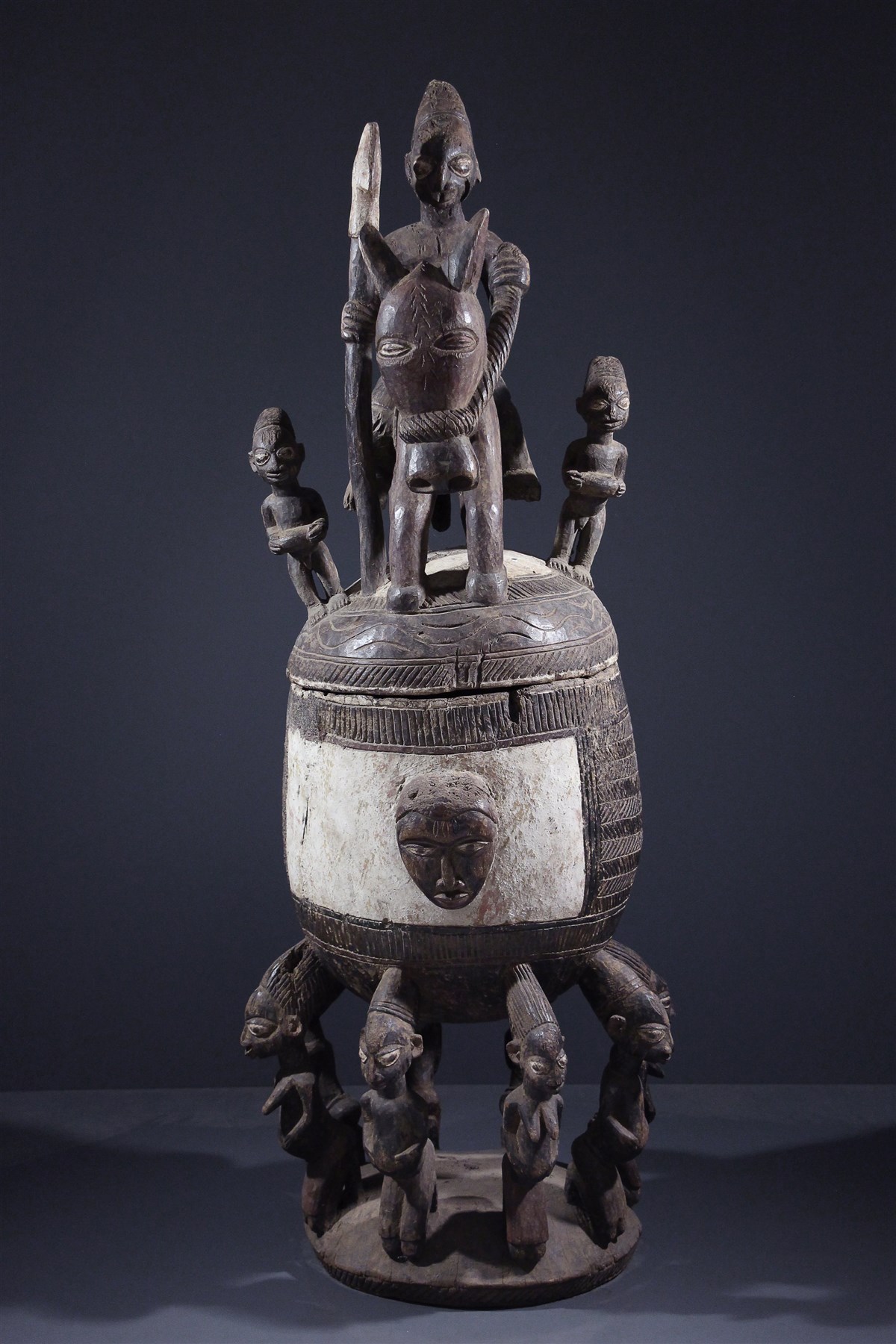 Pot cérémoniel Yoruba (11183) Jarres, amphores, pot, matakam