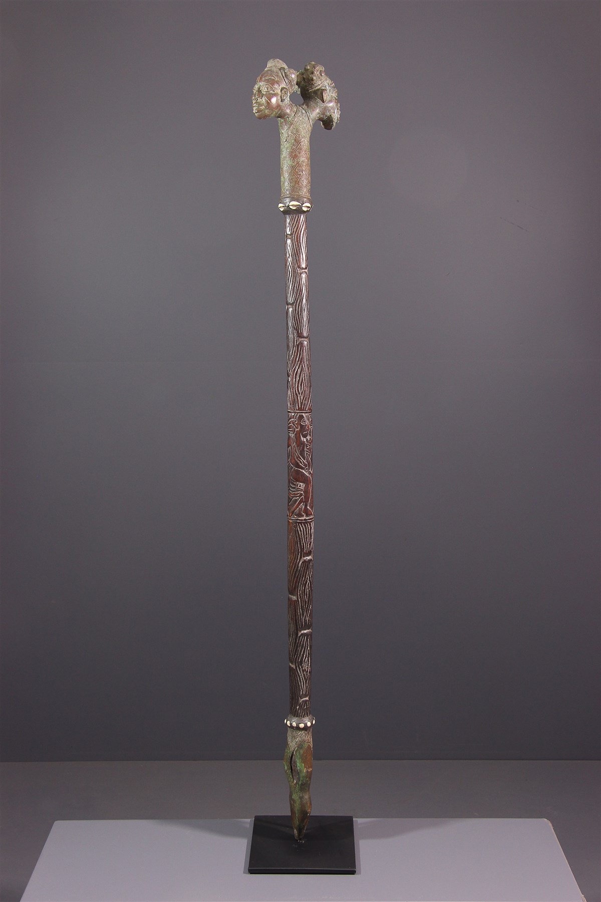 Bâton de commandement Bamoun (12033) Objets usels, poulies,boîtes, métier à tisser,awale