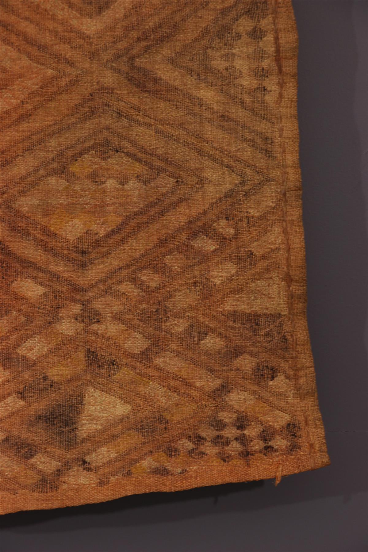 Velours du Kasaï (12434) Objets usels, poulies,boîtes, métier à