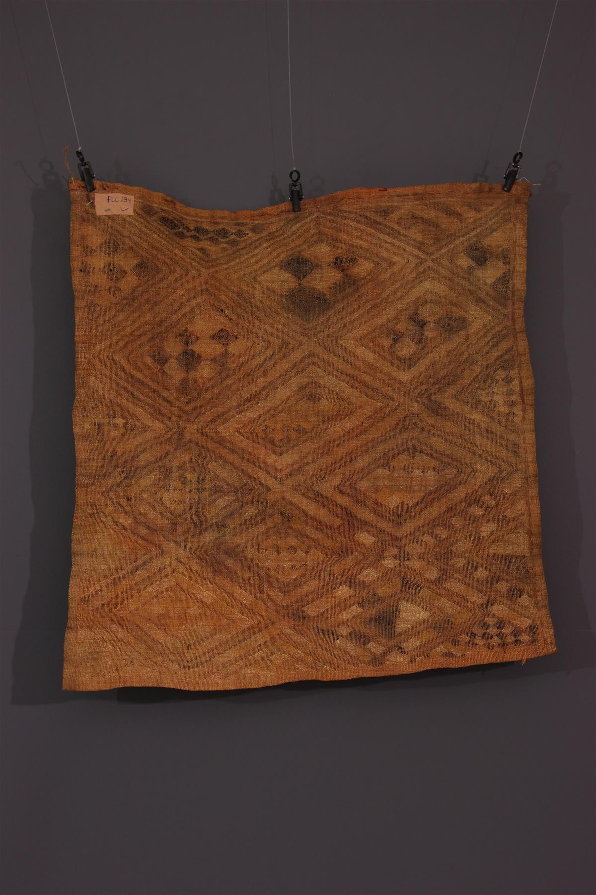 Velours du Kasaï (12434) Objets usels, poulies,boîtes, métier à