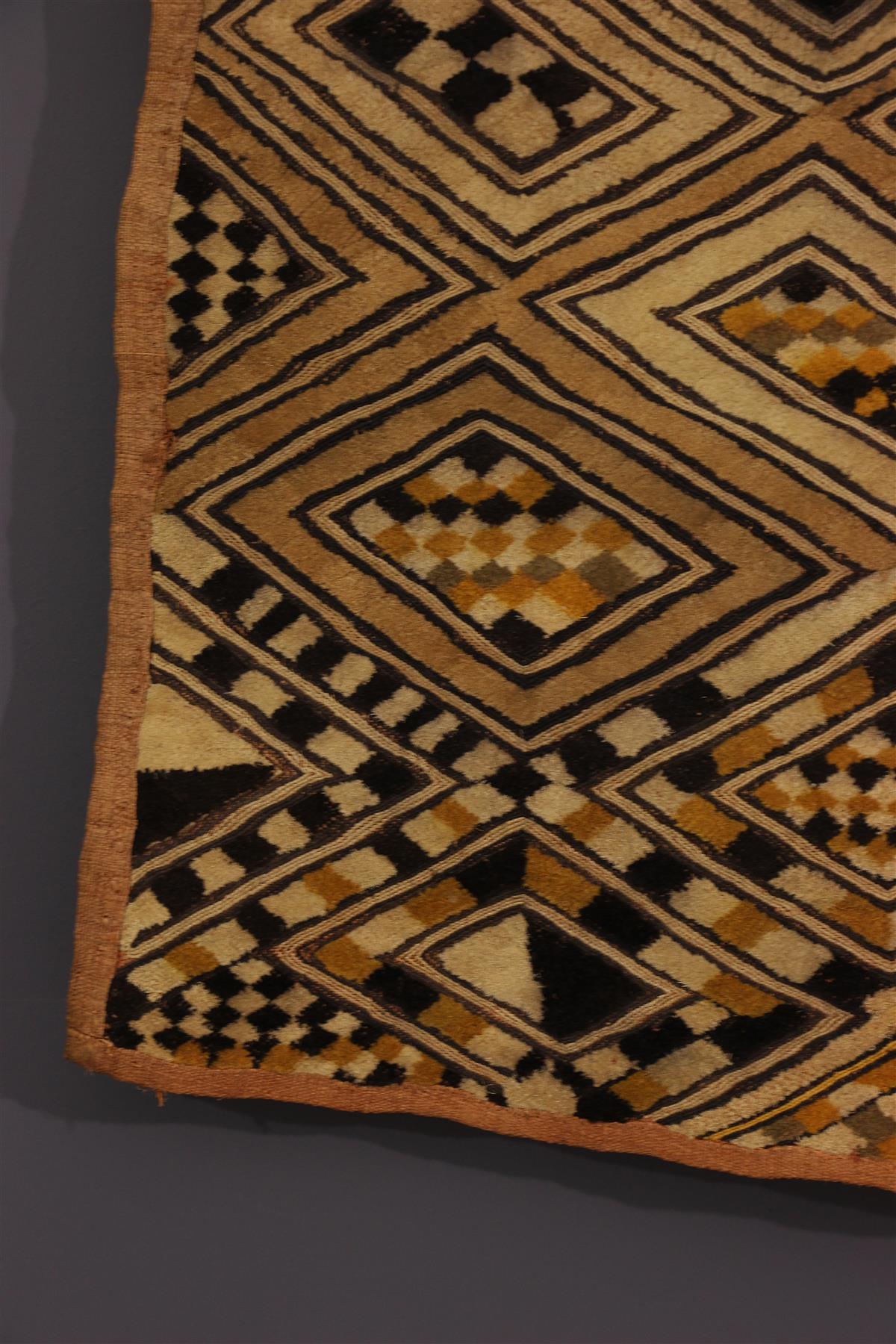 Velours du Kasaï (12434) Objets usels, poulies,boîtes, métier à