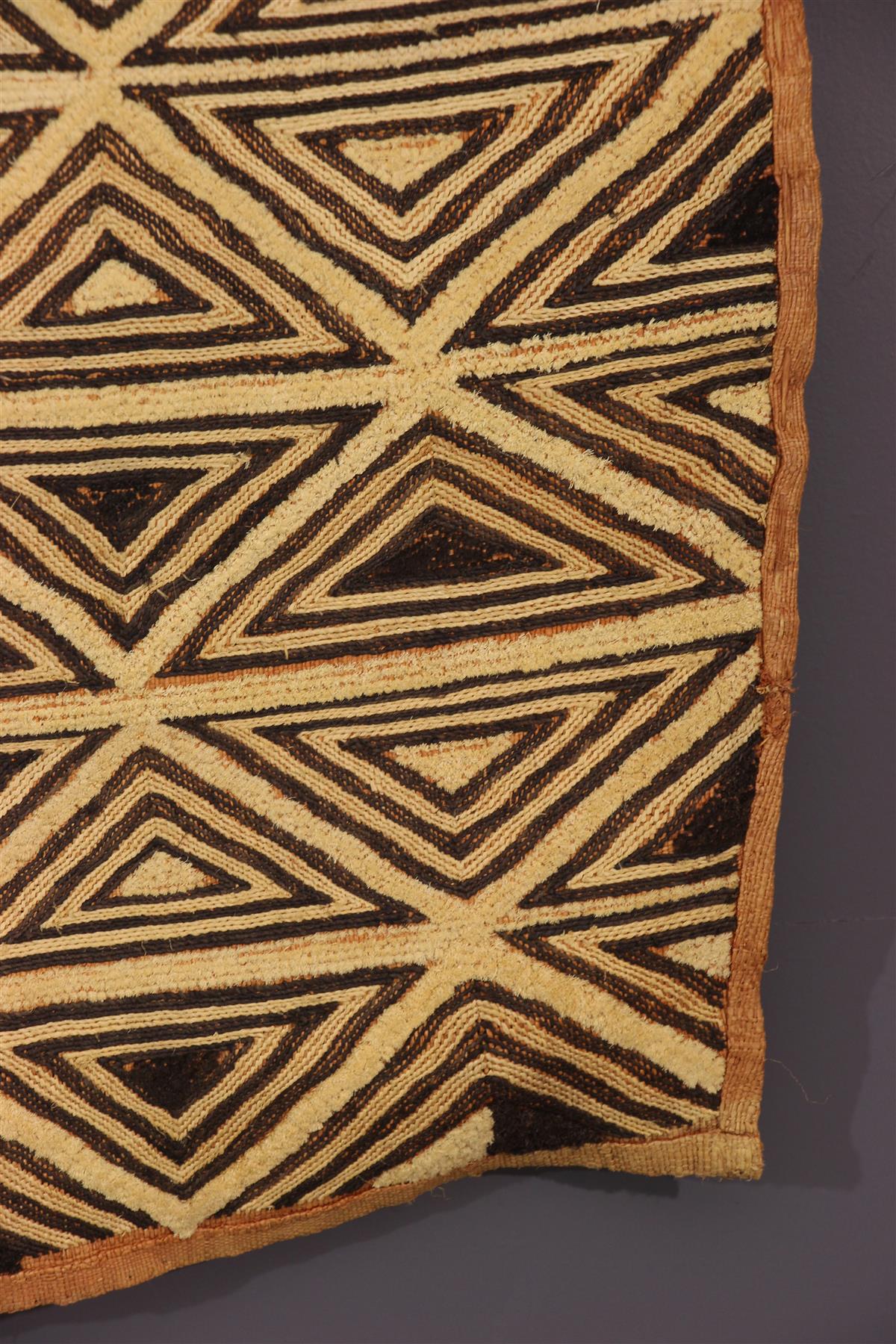 Velours du Kasaï (12473) Objets usels, poulies,boîtes, métier à