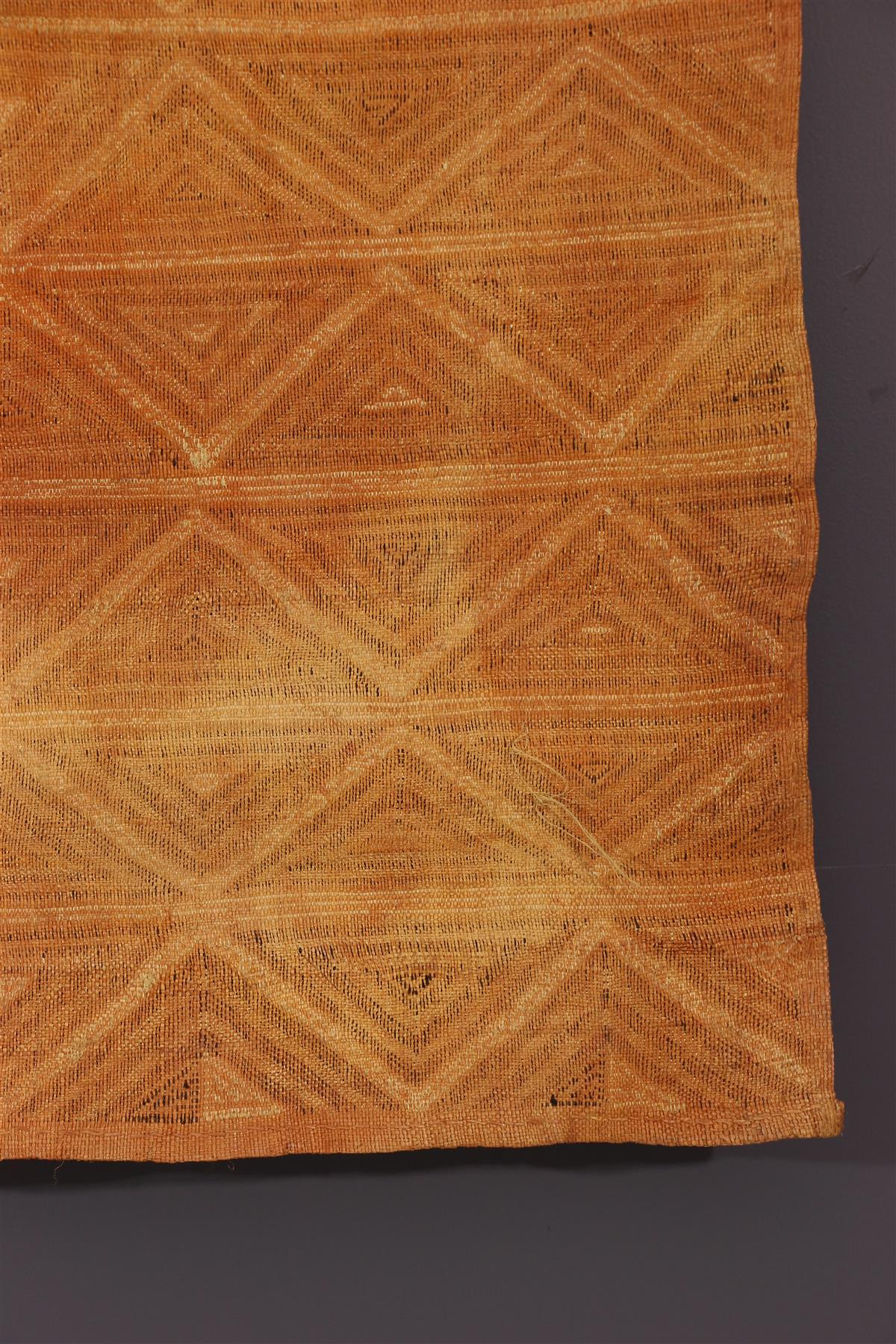 Velours du Kasaï (12473) Objets usels, poulies,boîtes, métier à