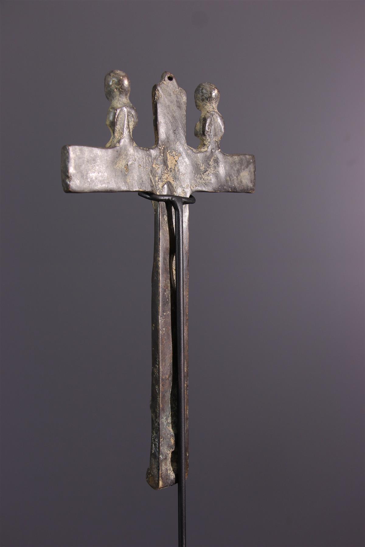 Objet De Culte Essentiel Chez Les Chrétiens Crucifix Kongo (16901) - Objets usuels Kongo - Art africain