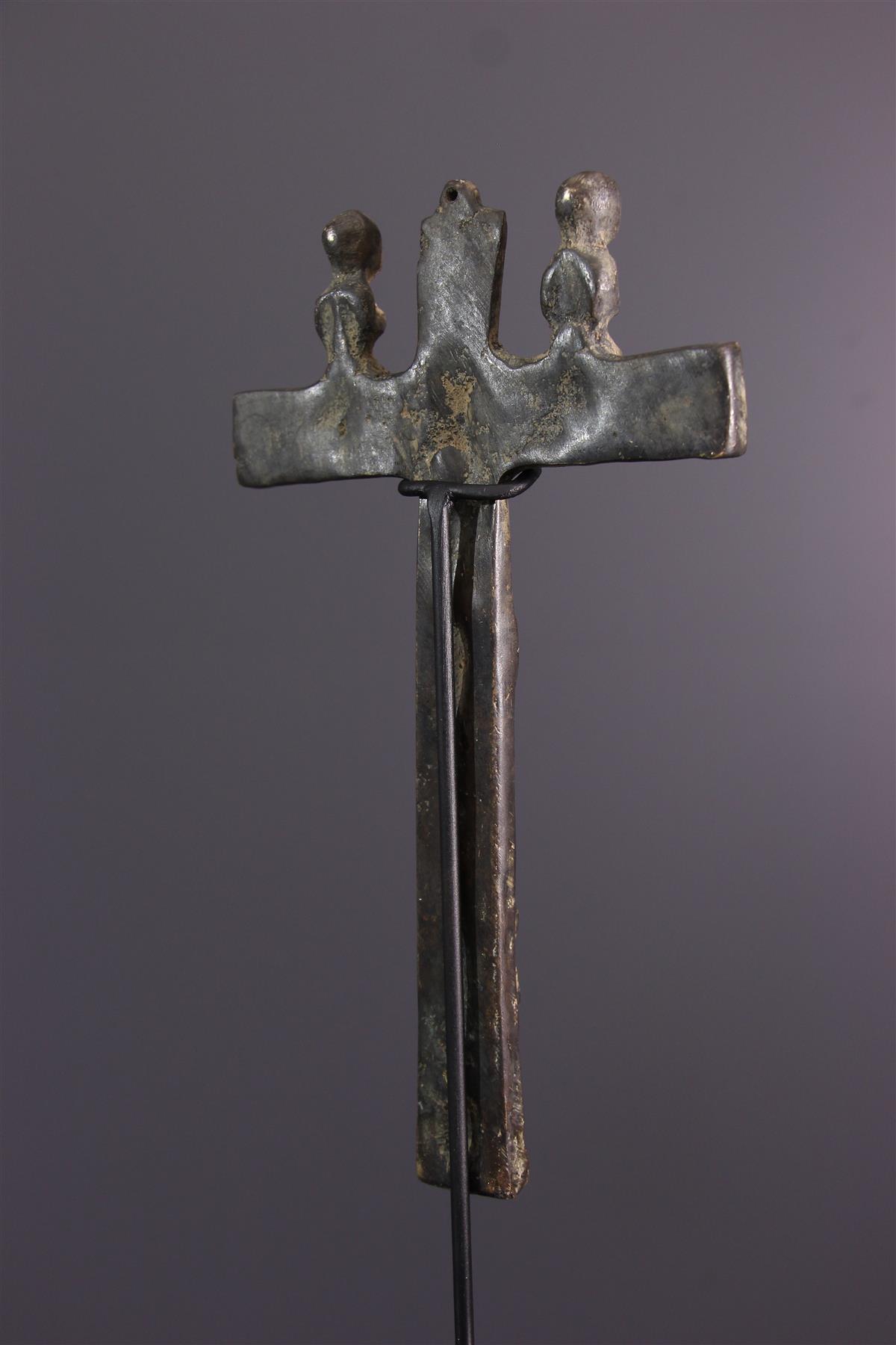 Objet De Culte Essentiel Chez Les Chrétiens Crucifix Kongo (16901) - Objets usuels Kongo - Art africain