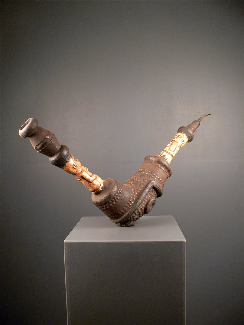 Bakongo pipe (3840) African pipes in wood, in bronze Bakongo